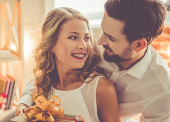 Mất sạch tiền mua nhà nhưng chồng không đau đớn bằng nghe vợ thú nhận mối tình với 'phi công trẻ'