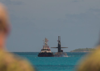 Mỹ nhắn nhủ đối thủ với chuyến thăm cảng bất thường của tàu ngầm hạt nhân