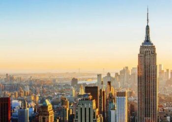 new york singapore xep dau danh sach thanh pho dat do nhat the gioi 2 thành phố: New York và Singapore được xếp đầu danh sách đắt đỏ nhất thế giới New York, Singapore xếp đầu danh sách thành phố đắt đỏ nhất thế giới