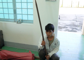 Nhậu xong mang xà beng đánh chết cha ruột