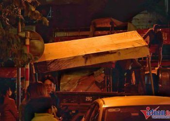 Nhiều tiếng nổ lớn trong vụ cháy tiệm sửa xe ở Hà Nội nghi do pháo lậu