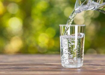 Quan điểm mới về lời khuyên cần uống 8 cốc nước mỗi ngày