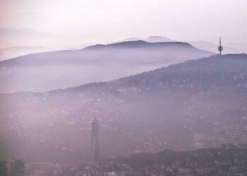 Sử dụng thiết bị bay xử lý ô nhiễm không khí