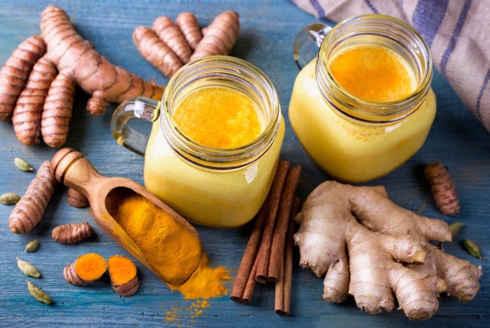 Thay đổi bất ngờ sau 7 ngày uống sữa nghệ trước khi ngủ