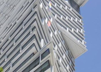 Tòa nhà chọc trời đầu tiên trên thế giới được 'tái chế'