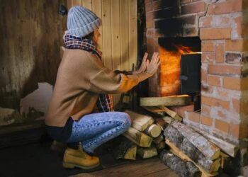 Trời trở lạnh, các gia đình cần ghi nhớ vài điều khi dùng thiết bị sưởi ấm để tiết kiệm điện và không hại sức khỏe