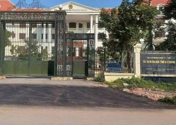 Tưới xăng châm lửa đốt tại trụ sở toà án tỉnh, cụ ông 82 tuổi nguy kịch