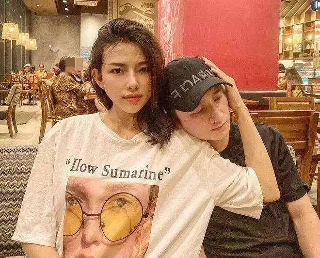 Vợ chồng Phan Mạnh Quỳnh đăng ảnh kỷ niệm 7 năm yêu, dân mạng bật cười