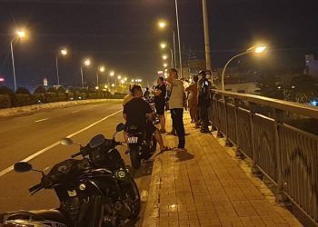 Vụ cha bất lực chứng kiến con trai nhảy sông Sài Gòn tự tử: Chưa tìm thấy nạn nhân