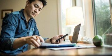 4 tư duy sai lầm khiến một người mãi chẳng thể đổi đời, càng đầu tư càng rơi vào thua lỗ: Chọn nhầm cổ phiếu là nước đi mạo hiểm nhất