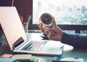 5 lam tuong kinh dien trong kinh doanh khien nhieu nguoi ‘dong khung tu duy co gang m 5 lầm tưởng kinh điển trong kinh doanh khiến nhiều người cố gắng mãi vẫn chưa thành công 5 lầm tưởng kinh điển trong kinh doanh khiến nhiều người ‘đóng khung’ tư duy, cố gắng mãi vẫn chưa thành công: Biết sớm tiết kiệm nhiều năm 'đi đường vòng'