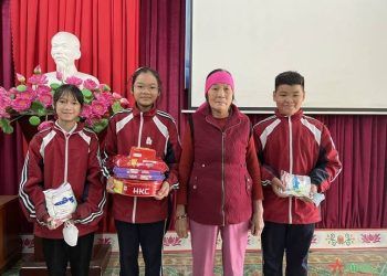 ba hoc sinh lop 6 vat lon giua dong nuoc lanh gia de cuu cu ba 83 tuoi Quảng Ninh: 3 học sinh lớp 6 vật lộn giữa dòng nước lạnh giá để cứu cụ bà 83 tuổi Ba học sinh lớp 6 vật lộn giữa dòng nước lạnh giá để cứu cụ bà 83 tuổi