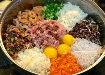 Bí quyết làm món nem rán giòn rụm ngày Tết