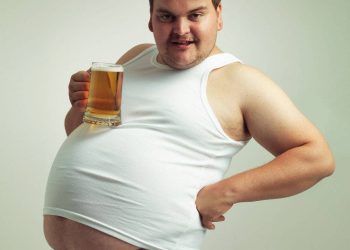 Đàn ông 'bụng bia' có phải do bia?