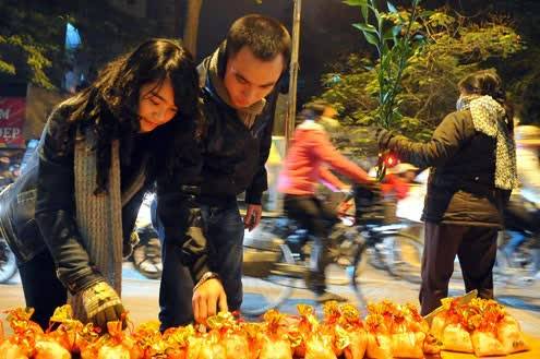 dau nam mua muoi cuoi nam mua voi net dep trong phong tuc le tet cua nguoi viet 3 Phong tục "đầu năm mua muối, cuối năm mua vôi" có ý nghĩa gì trong dịp Tết của người Việt