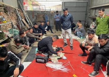 Đột kích xưởng cơ khí bị 'trưng dụng' thành sới bạc dịp Tết