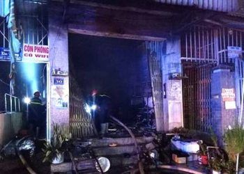 Giận vợ, chồng đốt xe máy làm cháy nhà trọ ở Bình Dương