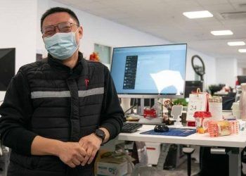 Hé lộ về 'CEO tin đồn của Tesla', người sẽ kế nhiệm Elon Musk: Làm việc đến 3h sáng, điều hành mọi hoạt động ở châu Á nhưng vẫn ở nhà trợ cấp