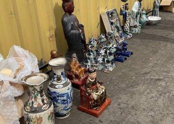 Lô đồ cổ hơn 100 năm tuổi nhập lậu từ Pháp về TPHCM