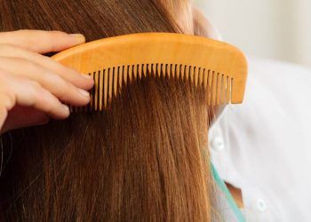 Lợi ích của lược gỗ đối với tóc và da đầu