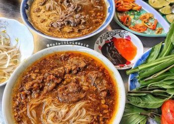 Món hủ tiếu khiến khách đổ mồ hôi, chảy nước mắt mà miệng vẫn không thể ngừng ăn