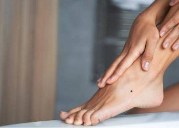 Phụ nữ có 5 đặc điểm này ở bàn chân, càng về già càng may mắn, tha hồ hưởng lộc