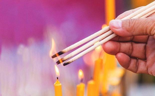 Thắp hương ngày Tết cần nhớ những điều kiêng kỵ này kẻo 