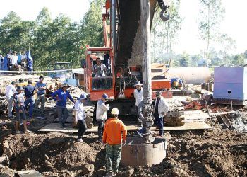 Vụ bé trai 10 tuổi lọt xuống trụ bê tông: Truyền thông quốc tế nói về nỗ lực của Việt Nam