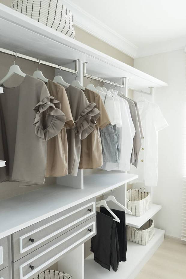 Cách sắp xếp quần áo để căn phòng lúc nào cũng gọn dù diện tích nhỏ