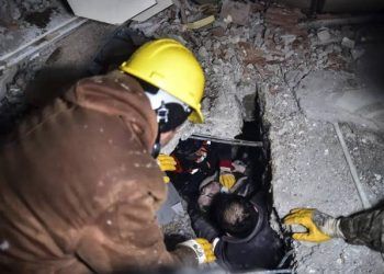 con nguoi co the song sot bao lau duoi dong do nat Con người có thể sống được bao lâu dưới đống đổ nát? Con người có thể sống sót bao lâu dưới đống đổ nát?