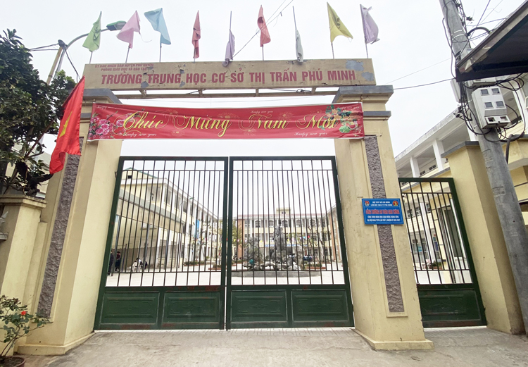 Hiệu phó trường THCS ở Hà Nội bị tố ngoại tình