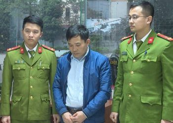 khoi to mot giam doc trung tam dang kiem xe co gioi Khởi tố giám đốc trung tâm đăng kiểm xe cơ giới Khởi tố một giám đốc trung tâm đăng kiểm xe cơ giới