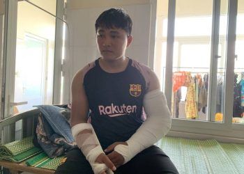 nguoi danh shipper gay 2 tay la dan com can o dia phuong Vụ shipper bị đánh gãy 2 tay: Người đánh là dân cộm cán ở địa phương Người đánh shipper gãy 2 tay là dân cộm cán ở địa phương