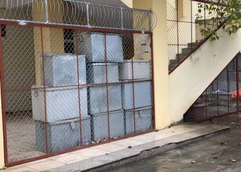 Nữ văn thư mang 60 thùng hồ sơ bán phế liệu bị đình chỉ công tác