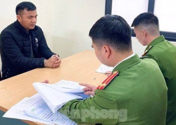 Vào web đen, phát hiện clip 'nóng' của hàng xóm liền quay ra tống tiền