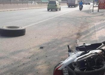 Xe container văng lốp khiến người đi xe máy ở Ninh Bình tử vong