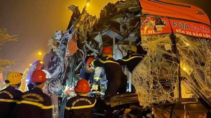 Xe khách va chạm xe tải ở Quảng Nam: 3 người tử vong, 16 người bị thương