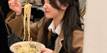 14/2 vừa qua thì 8/3 lại tới: Không tặng quà nữa có được không?