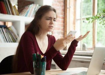 Biểu hiện của EQ thấp là thích đăng 3 điều này lên mạng xã hội, "đánh mất" mối quan hệ lúc nào không hay