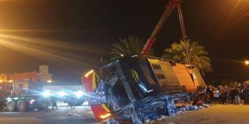 Vụ xe tải va chạm xe khách, 13 người bị thương: Hé lộ nguyên nhân